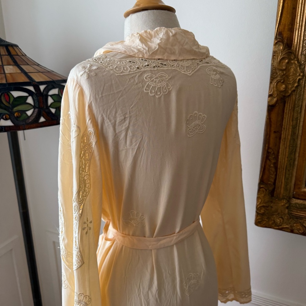 Zaimara Shell Kimono - Picture 3 of 9